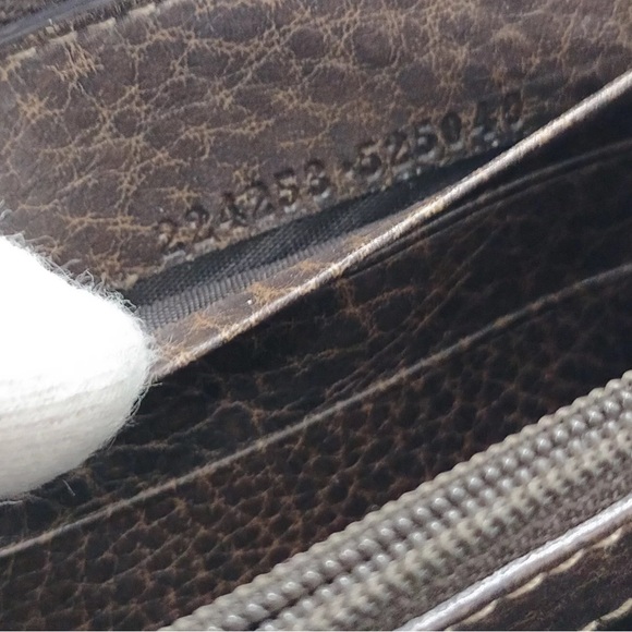 Gucci Black Embossed Wallet - Picture 6 of 16